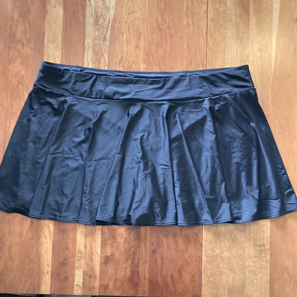 ModLi Black Flowy Swim Skort - 6X